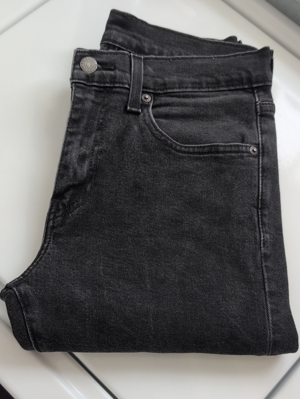 Levis Strauss 30/32 Slim Straight Black Jeans